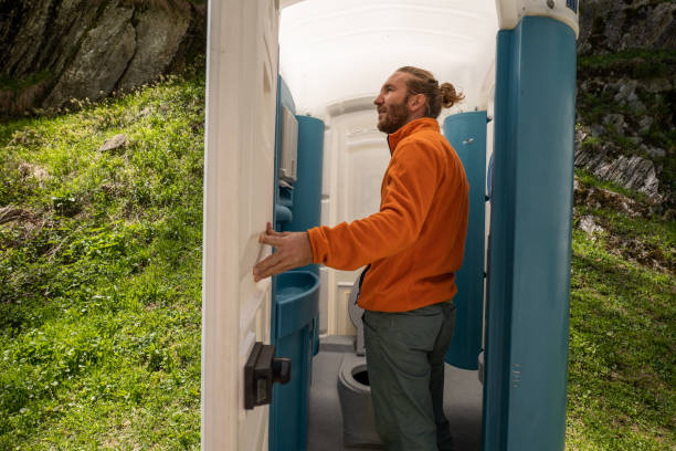 Best Portable restroom trailer rental  in Rio, WI
